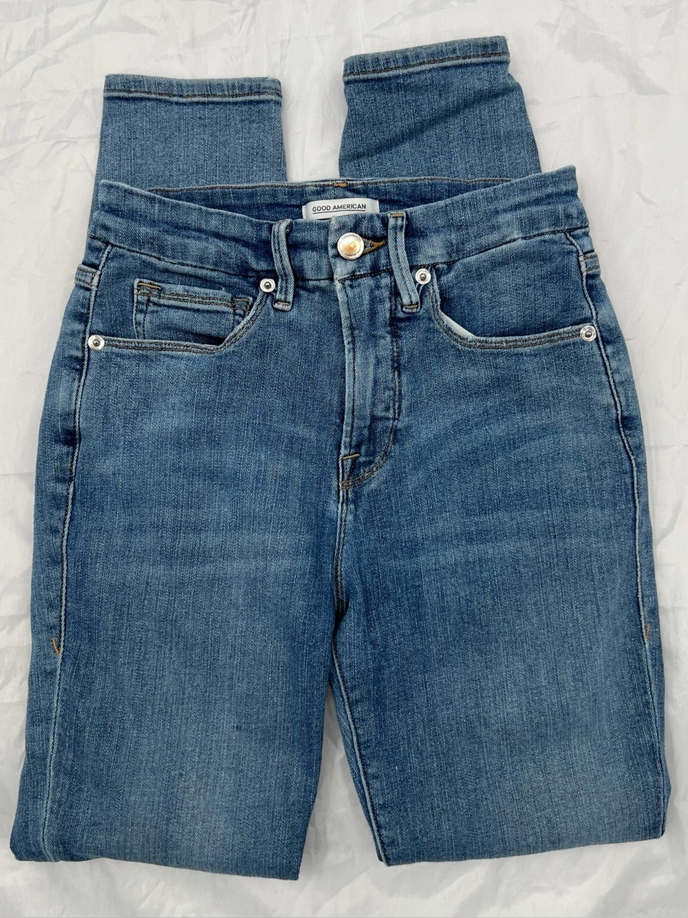 J077 Good American Size 4 Good Waist high-rise skinny jeans.